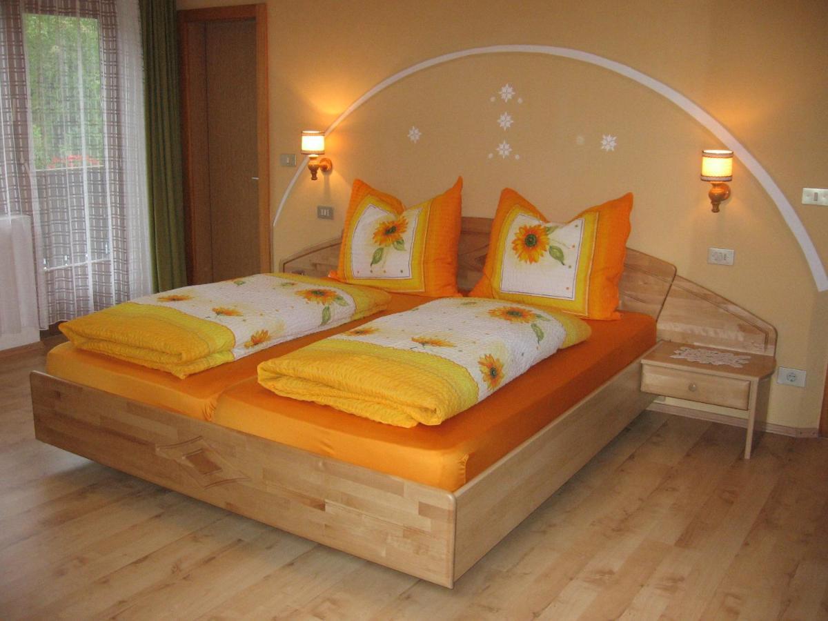 Schlosshof Zu Montani Morter ภายนอก รูปภาพ
